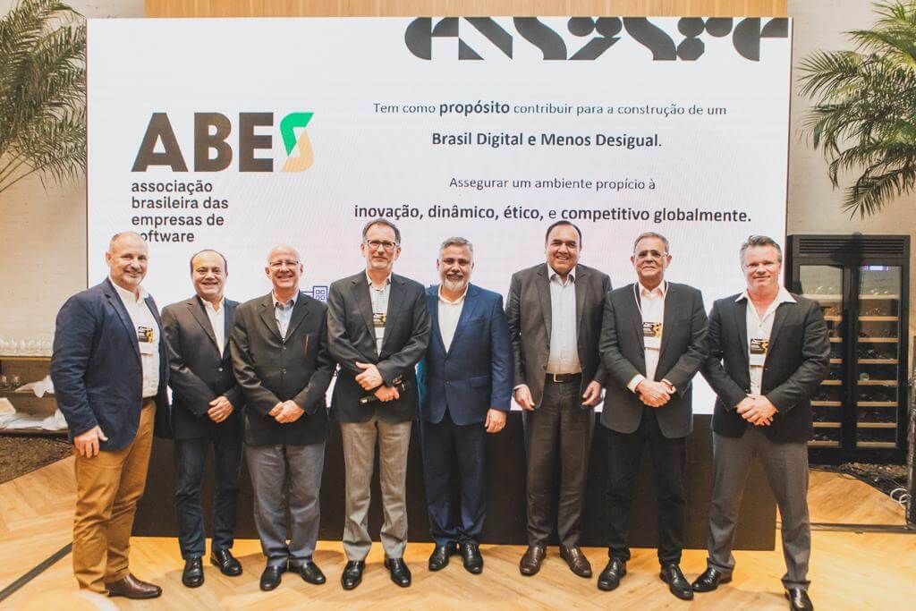 Presidente prestigia posse na ABES